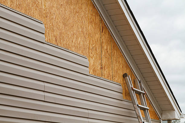 Professional Fiber Cement Siding technician working in Davidsville, PA